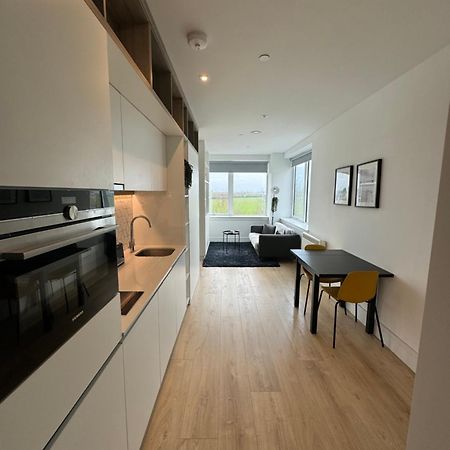 London Luxxe Suites & Apartments - London Heathrow Airport, Terminal 1 2 3 4 5 Хитроу Экстерьер фото