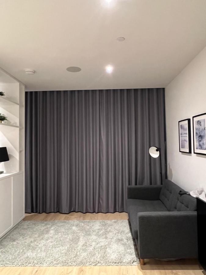 London Luxxe Suites & Apartments - London Heathrow Airport, Terminal 1 2 3 4 5 Хитроу Экстерьер фото