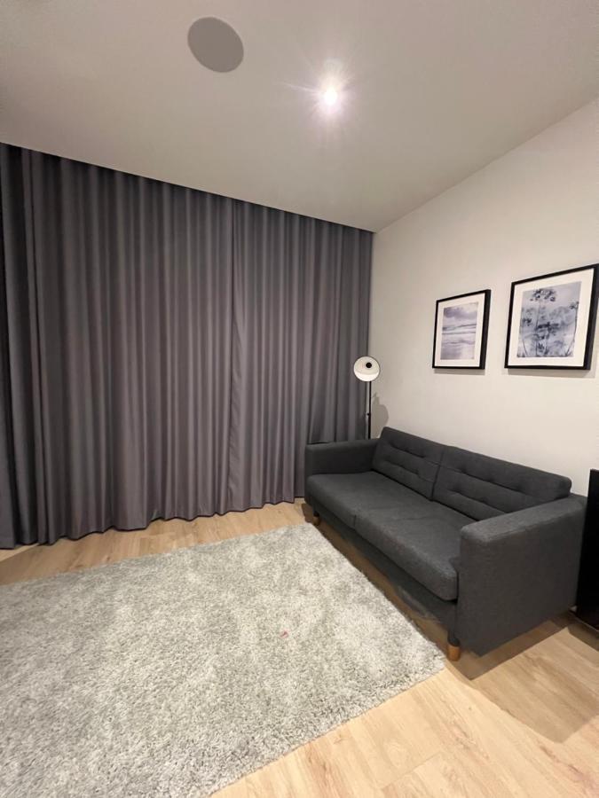London Luxxe Suites & Apartments - London Heathrow Airport, Terminal 1 2 3 4 5 Хитроу Экстерьер фото