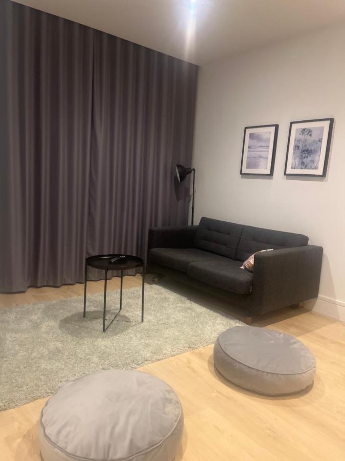 London Luxxe Suites & Apartments - London Heathrow Airport, Terminal 1 2 3 4 5 Хитроу Экстерьер фото