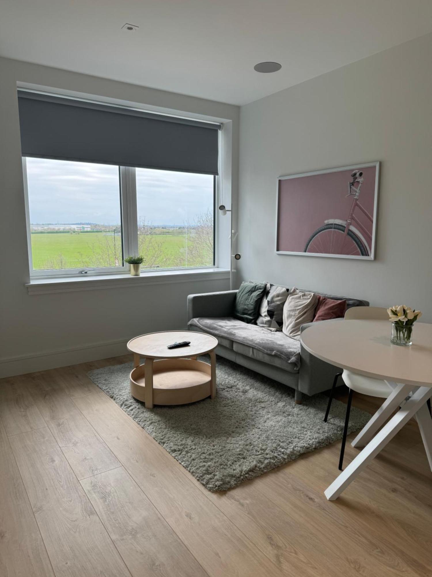 London Luxxe Suites & Apartments - London Heathrow Airport, Terminal 1 2 3 4 5 Хитроу Экстерьер фото